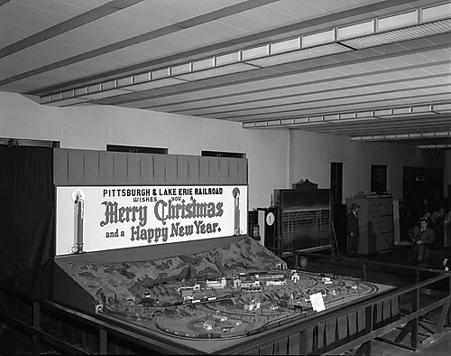 P&LE Christmas Display