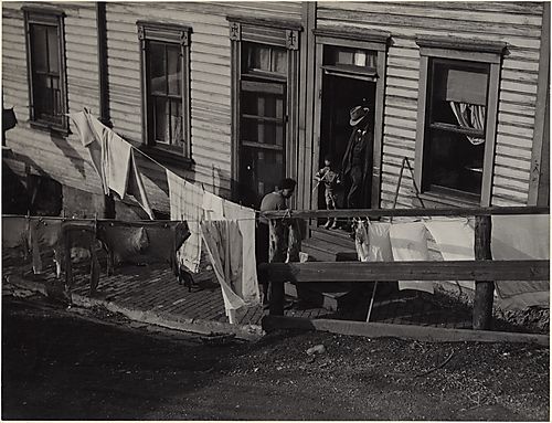 (Neighborhoods - Family Scene)