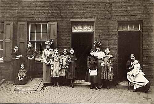 (Carnegie Library: Home Library Group, 13TH Street, 1899)