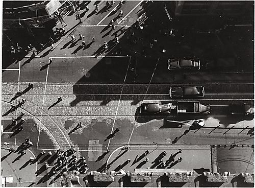 (Downtown: Overview of Downtown Street)