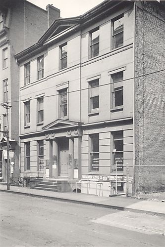 Burke's Building, front