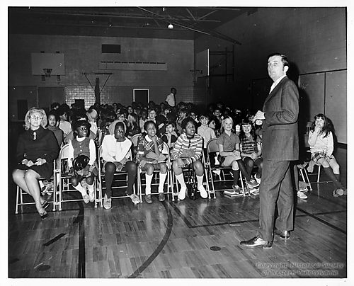 Bob Kudzma visits Friendship Elementary School