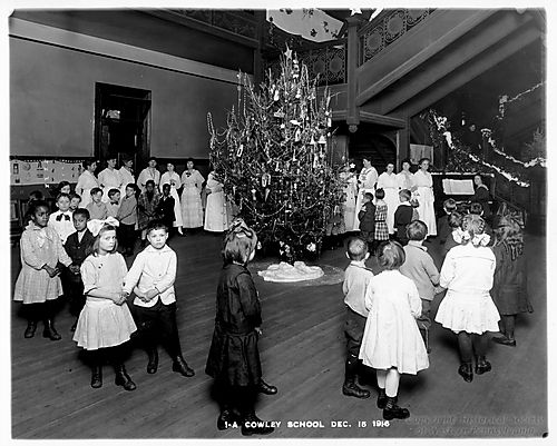 Holiday activities for elementary students at Cowley