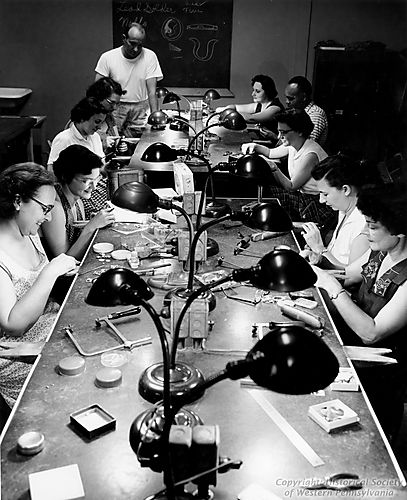 Jewelry Class at the Arts and Crafts Center