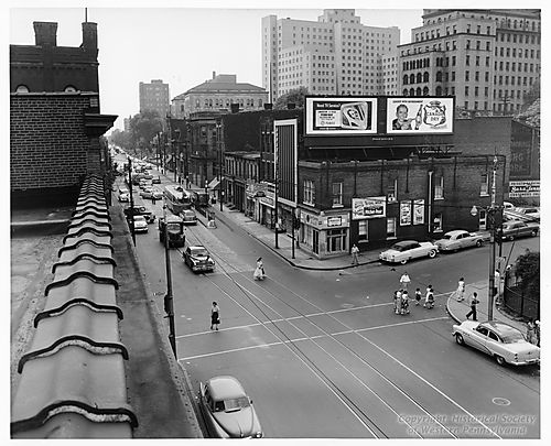 Fifth Avenue and North Bouquet Street Scene