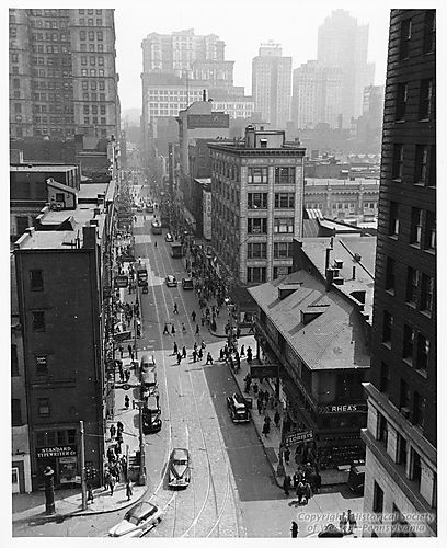Downtown Pittsburgh Street Scene