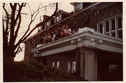 Students on the Benedum Hall Cochere