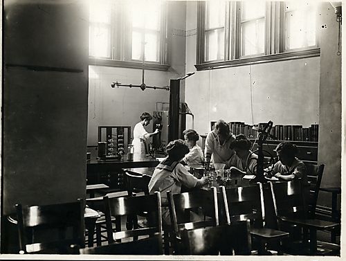 PCW Students Observe Scientific Principles in the Lab