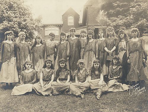 Fern tree dancers and coal maidens