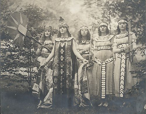 Egyptian performers