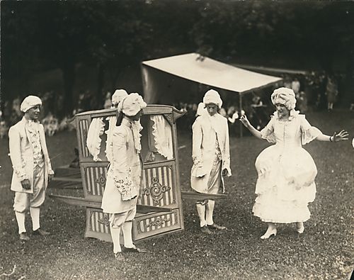 Arrival of the carriage