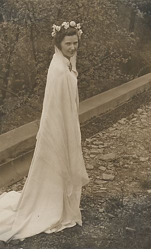 Mary Milne as Maid Marian