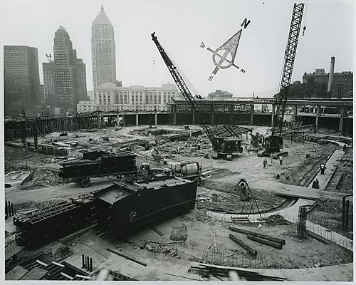 External wall and ground support construction 