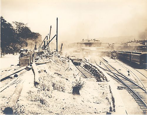 Stockton Avenue, Passenger Train Yard