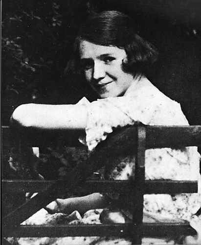 Rachel Carson on the Pennsylvania College for Women Campus