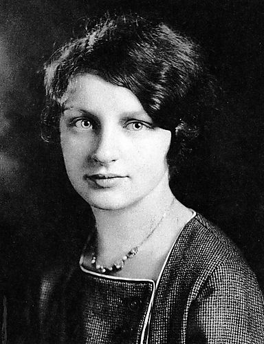 Senior Photograph of Dorothy Floyd